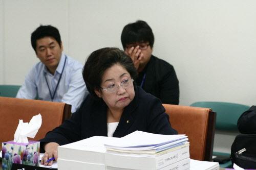 김을동 의원, 인터넷 글 삭제 요청…왜?