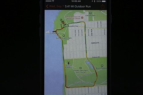새롭게 GPS를 탑재해 자신이 달린 거리를 지도로 확인할 수 있다. (사진=씨넷)