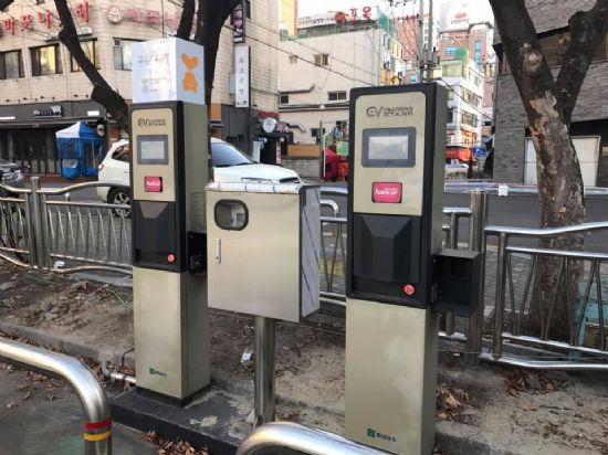 별도 통지 없이 마포공영주차장 내 완속충전기 운영을 멈춘 서울시 나눔카 사업자 업체 '한카' (사진=지디넷코리아)