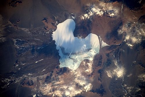ESA 우주비행사 토마스 페스케가 14일 플리커에 공개한 하트 모양의 호수 사진 (사진=플리커)
