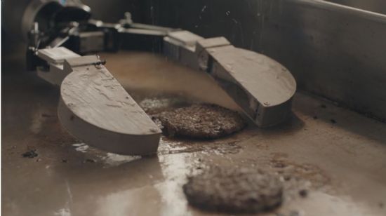 햄버거 굽는 AI 로봇 '플리피' 어떻게 생겼나 보니