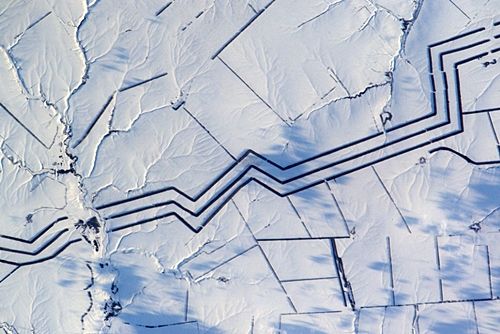 눈으로 덮인 러시아 지역. 눈 덮인 대륙이 특이한 모양을 이루고 있다. (사진=플리커)