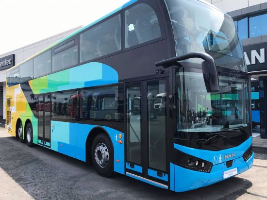 만트럭버스코리아, ADAS 사양 갖춘 2층버스 공개