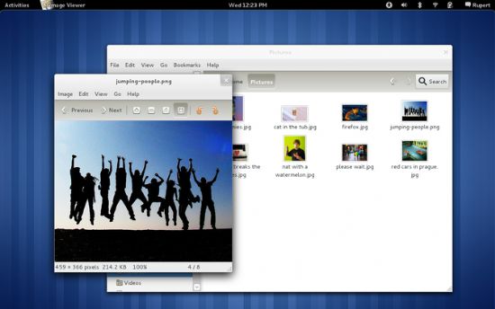 2011년 공개된 GNOME 3.0은 리누스 토발즈를 비롯한 많은 사용자에게 혹평을 받았다.