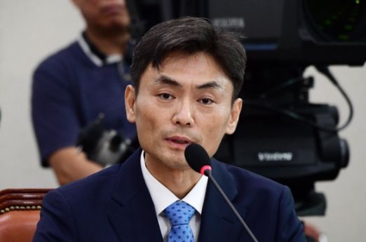박성진 중기부 장관 후보자 자진 사퇴