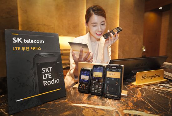SKT, LTE 무전기 스마트폰 ‘토크’ 출시