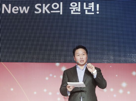최태원 SK 회장, 동남아서 성장 전략회의 열어