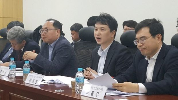 재계·고용부, 삼성 반도체 정보공개 놓고 '설전'