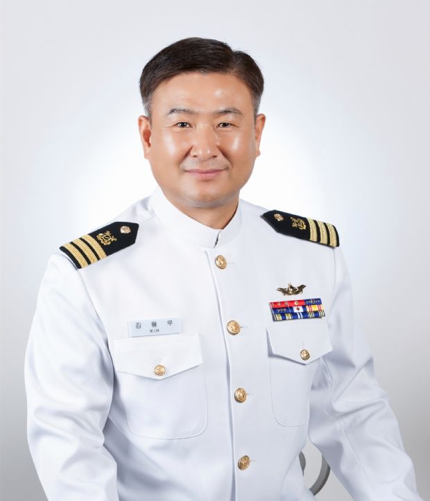 한강에 빠진 시민 구한 해군 중령 'LG 의인상'