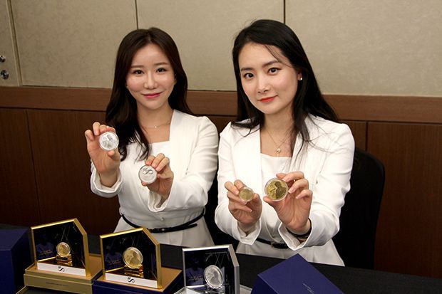 '가왕' 조용필 50주년 기념 메달 한정수량 제작