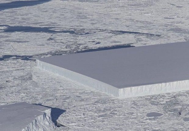 NASA, 남극 대륙에서 ‘직사각형 빙산’ 발견