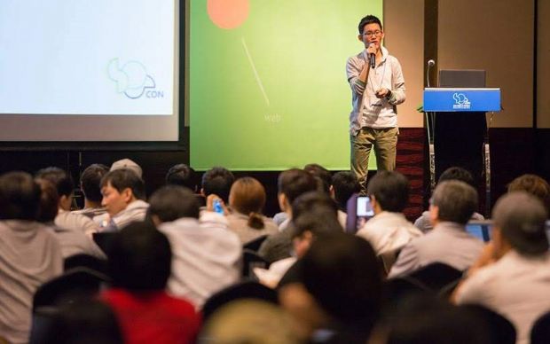 서주영씨가 삼성전자 재직시 한 오픈소스 행사에서 발표를 하고 있다.