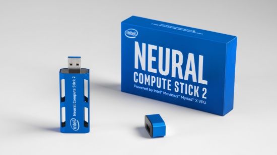 인텔이 초소형 AI 컴퓨터인 뉴럴 컴퓨트스틱2를 공개했다. (사진=인텔)