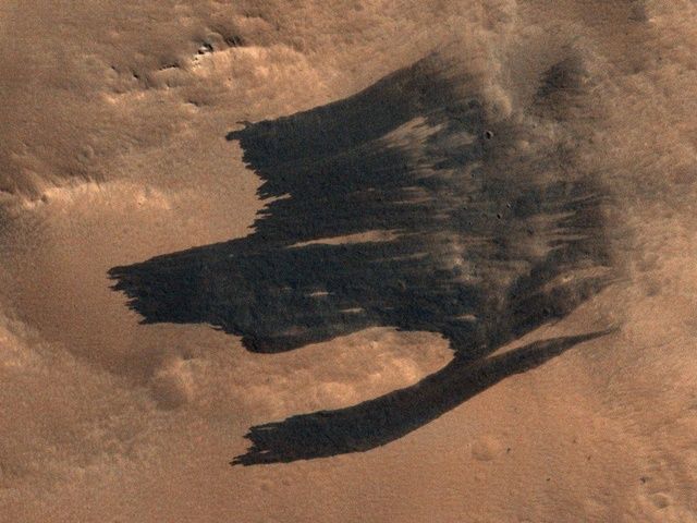 NASA, 화성 지표면에서 늑대 모양의 상징 포착