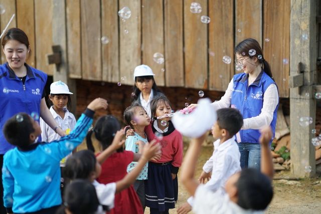 효성, 임직원 급여 나눠 베트남에 '학교' 선물
