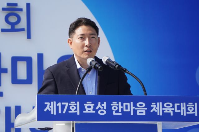직원들과 '축구 소통' 조현준 효성 회장...