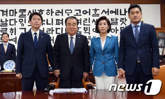 우여곡절 끝 국회 정상화…한국당 상임위 전면 복귀
