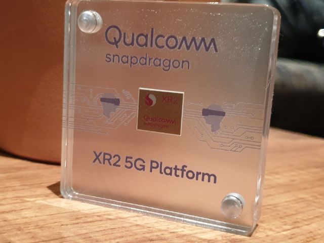 퀄컴이 스냅드래곤 테크 서밋에서 공개한 세계 최초의 5G XR 플랫폼 '스냅드래곤 XR2'. (사진=지디넷코리아)