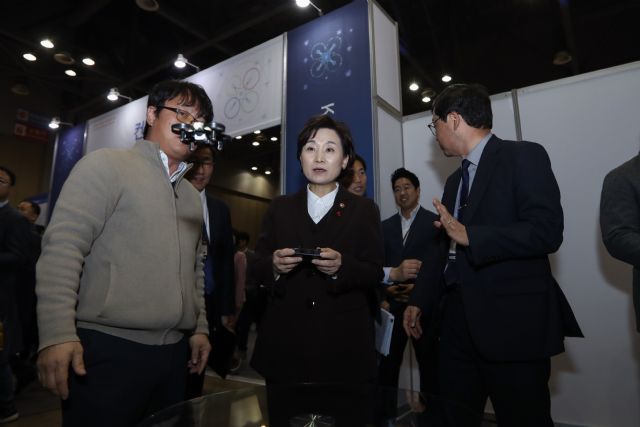 김현미 국토부 장관 “에어택시 등 신 항공모빌리티 미래 위한 투자 박차”