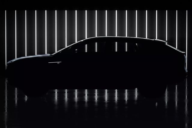 캐딜락, SUV 전기차 ‘리릭’ 티저 공개...OLED 스크린 탑재