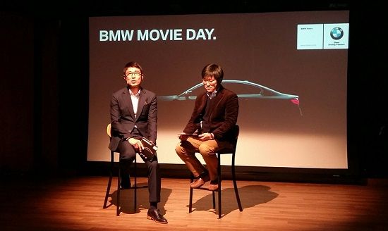 BMW 무비데이 행사에서 김태훈 영화평론가(왼쪽)와 이석재 BMW코리아 트레이닝 아카데미 영업·제품 교육 담당 매니저가 영화에 대해 소개하고 있다(사진=지디넷코리아)