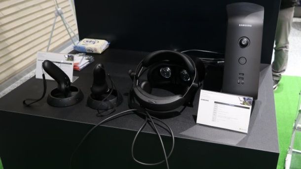 PC 기반 VR 헤드셋의 연결성 개선을 위한 시도가 계속되고 있다. (사진=지디넷코리아)