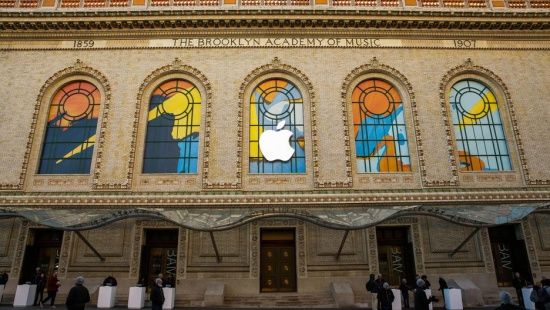 이번 애플 제품 공개 행사에는 맥미니와 맥북에어, 아이패드 프로만 등장했다. (사진=씨넷)