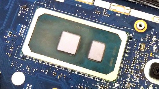 인텔이 지난해 5월부터 소량 생산한 10nm 프로세서, 코어 i3-8121U. (사진=아난드테크)