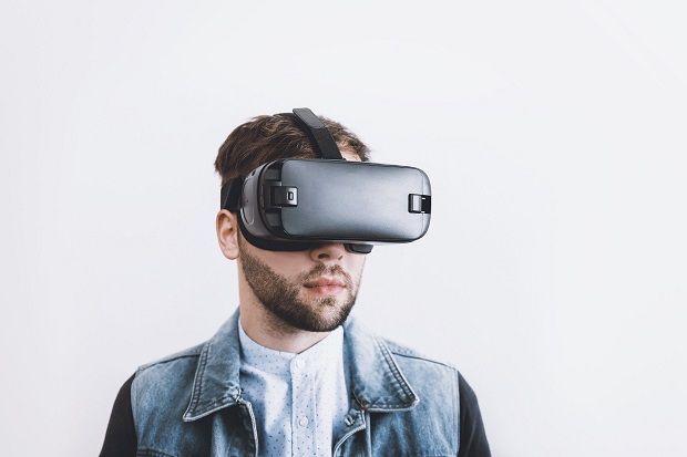 SKT, 어르신 치매 검사에 5G 기반 VR 지원