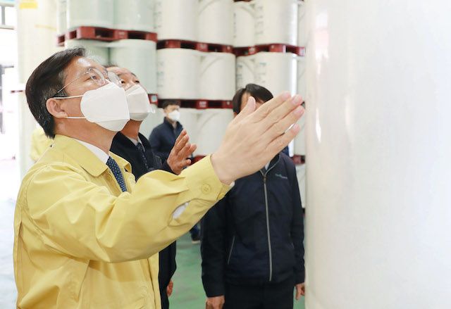 정부, 마스크 700만장 분량 부직포 10.2톤 투입