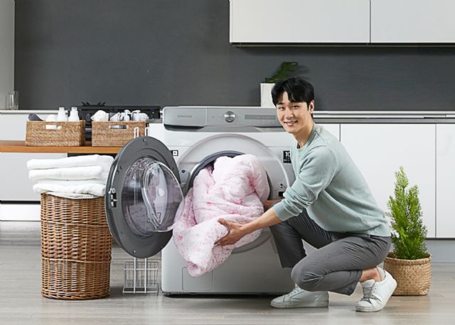 삼성·LG, 같은 날 '24kg 세탁기' 공개하며 정면 충돌
