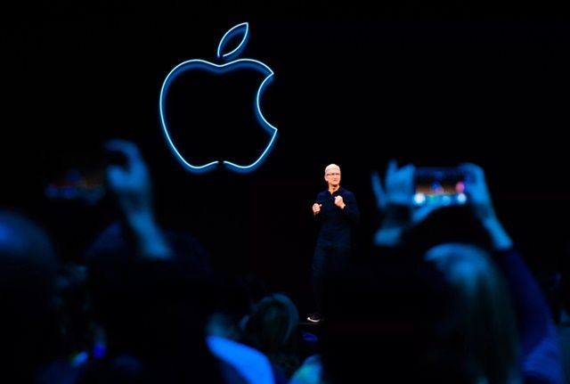 애플, 美기업 최초로 시가총액 1조5천억 달러 돌파