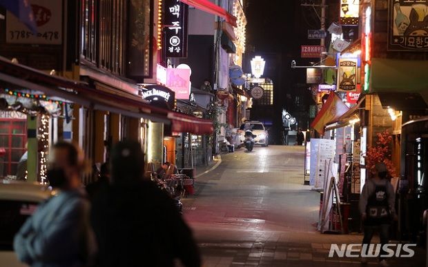 경제계, 코로나19 재확산 비상…거래중단·감원 우려 현실로