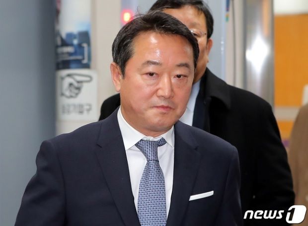 檢, '인보사 의혹' 이웅열 전 코오롱 회장 구속영장 청구