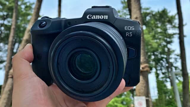 캐논 EOS R5 풀프레임 미러리스 카메라. (사진=지디넷코리아)