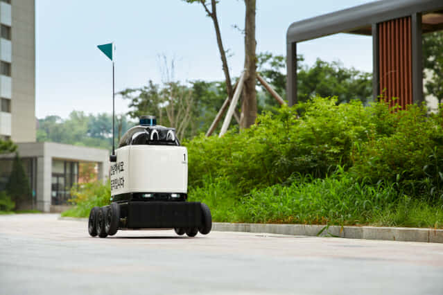 '걸음마 단계' 배달로봇...2030년 50조원 규모로 커진다