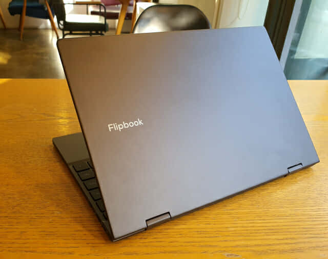 KT 플립북의 겉모습은 노트북과 똑같다. (사진=지디넷코리아)