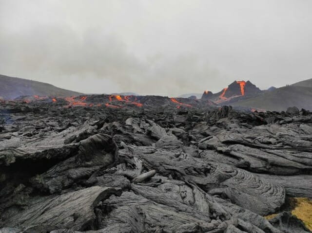 드론으로 촬영한 아이슬란드 화산의 모습