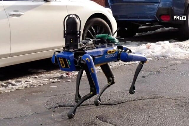 작년 뉴욕 브롱크스 인질 강도 사건에 투입된 보스턴다이내믹스의 로봇 경찰견 '스팟'의 모습 (사진=뉴욕포스트)