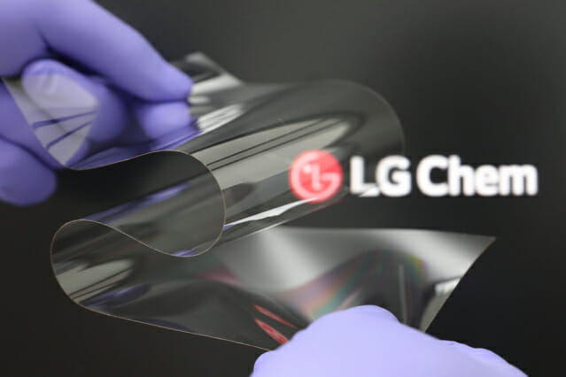 LG화학, '유연하게 접히는' 폴더블 디스플레이 소재 개발