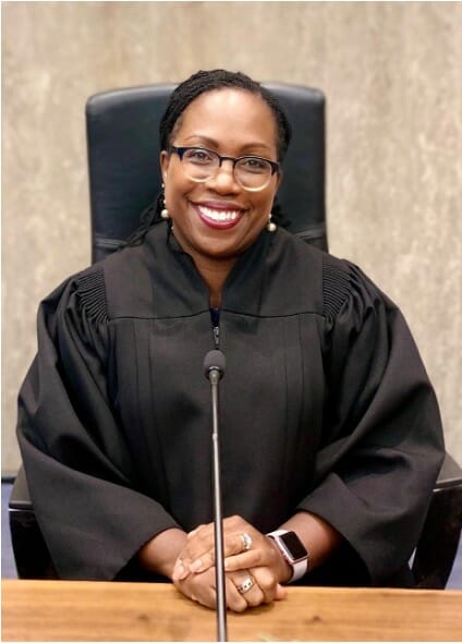 美 연방대법원, 233년만에 첫 흑인 여성 대법관