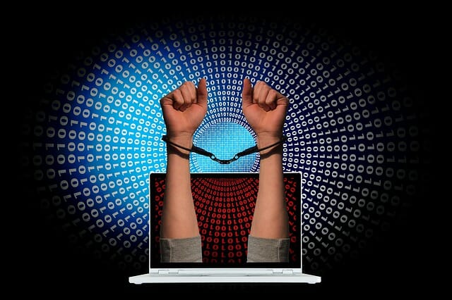 40만 가구 집안 들여다본 해킹범 잡혔다…경찰 