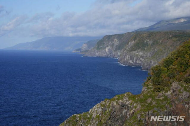 日홋카이도 유람선 침몰…승객 등 26명 실종