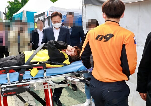 단식투쟁 중이던 곽지연 간무협 회장이 30일 오후 119 구급대에 실려 병원으로 이송됐다.