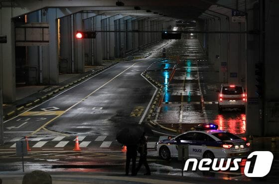서울 출근길 비상...물폭탄에 동부간선·잠수교 등 도로 통제