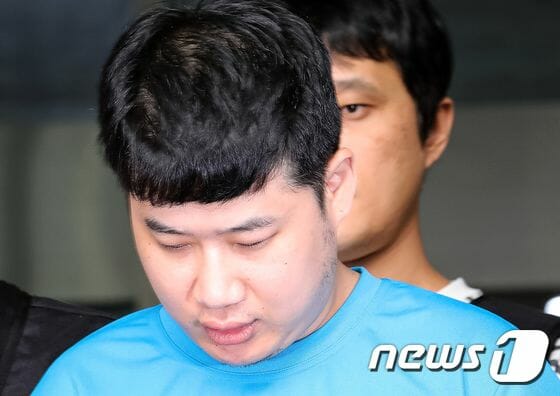 '신림동 흉기난동' 조선, 범행 10분 전 CCTV 공개...