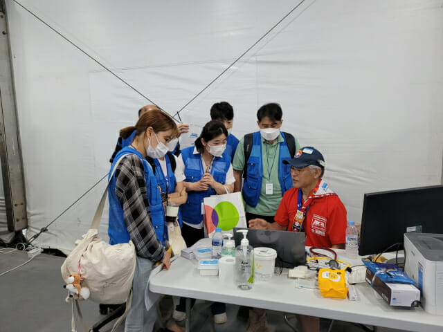 새만금 잼버리에서 의료봉사에 나선 삼성의료단의 모습(사진=삼성)