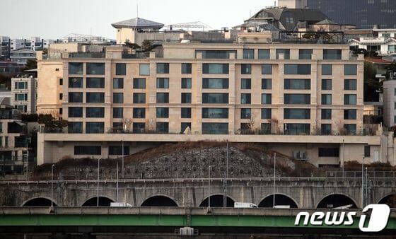 '역대 최고가'...방시혁 사는 파르크한남 180억에 팔려