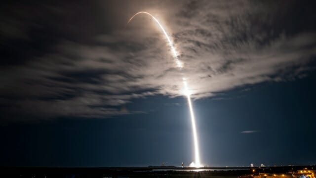지난 9월 19일 스페이스X 팰컨 9 로켓이 스타링크 위성 22기를 발사하는 모습 (출처=스페이스X)
