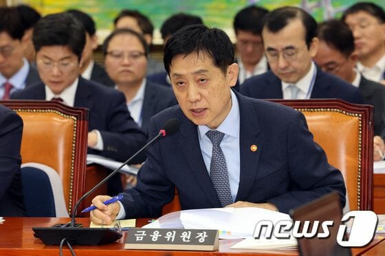 가계부채 증가 질타에 발끈한 김주현…